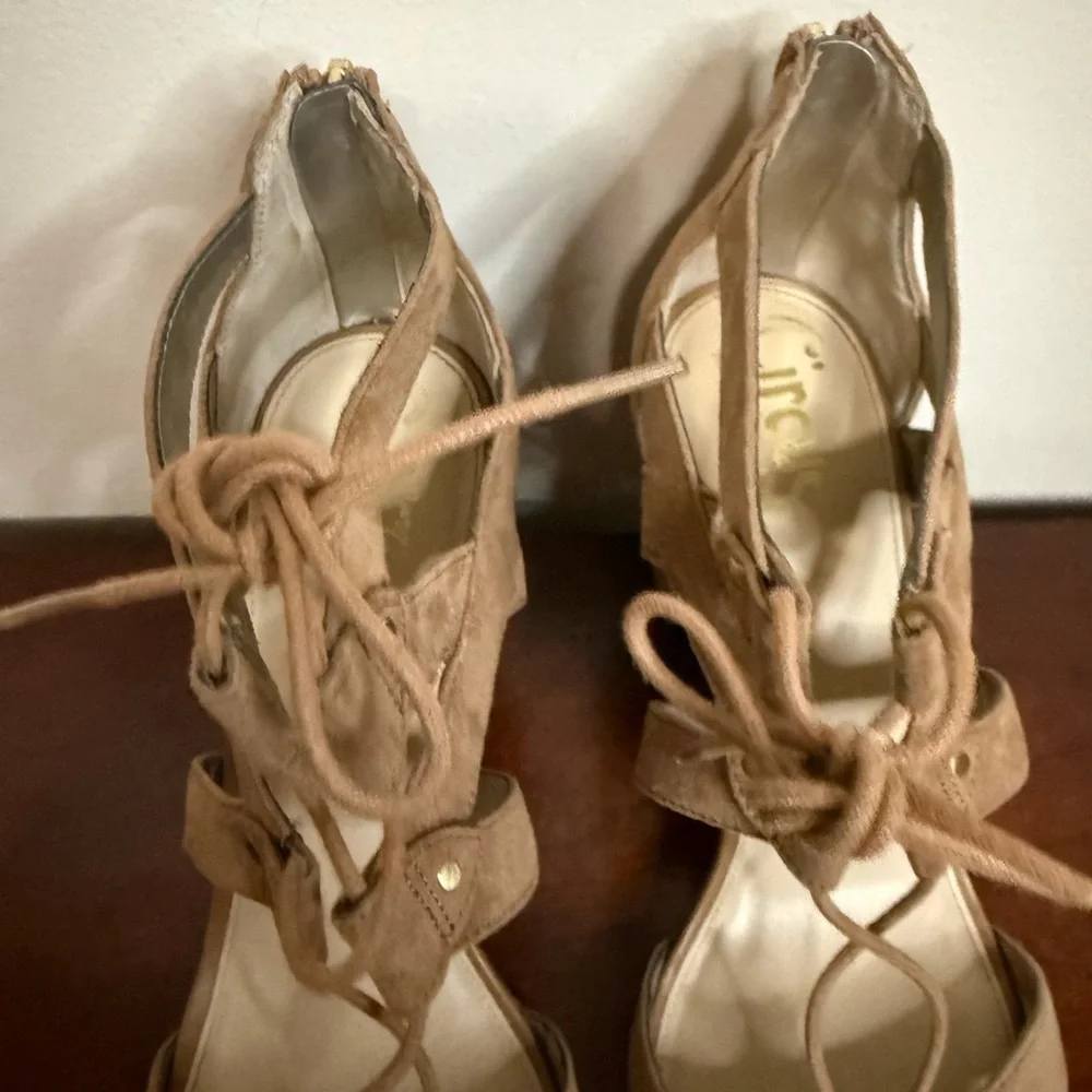 Circus by Sam Edelman “Emilia” Women's Tan Lace-Up Sandals in size 9.5